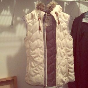 Peana women’s vest size small.